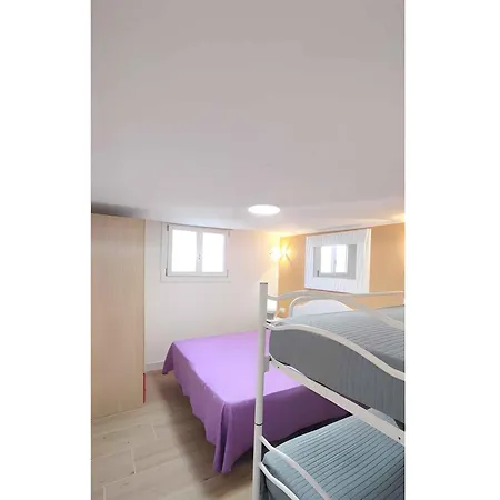 In 42860 * ביביונה